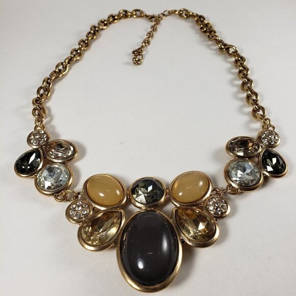 18 Inches Old Gold-tone Statement Necklace with Shiny Stone and Crystals - Picture 5 of 8